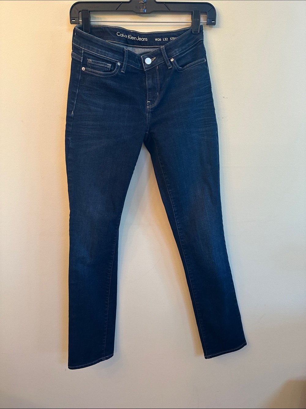 Calvin Klein Women’s Straight‑Fit Jeans – Dark Blue – Size W26 L32 – NWOT